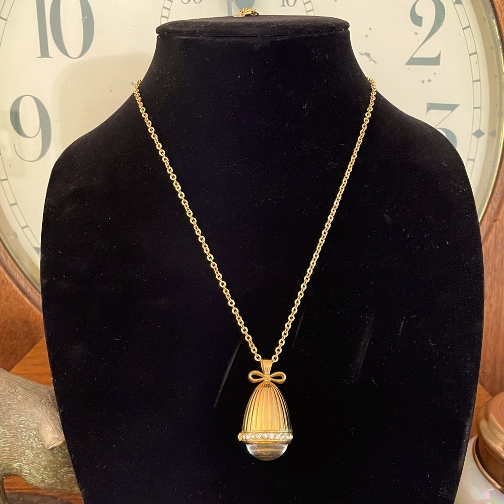 Joan Rivers egg shape pendant quartz necklace rhinestones crystal